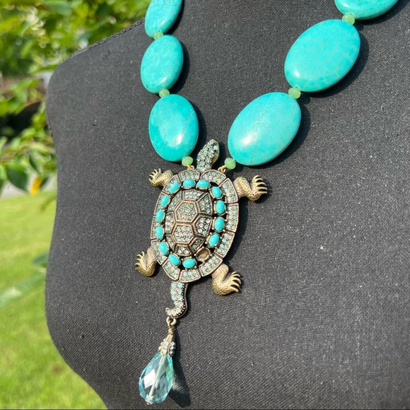Heidi Daus Sparkling Latge Turquoise Turtle Necklace - Picture 5 of 16